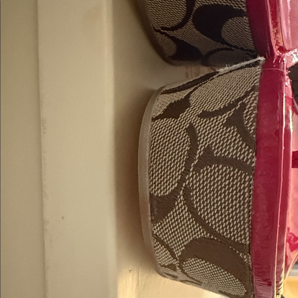 Coach Women's Hot Pink Sandals - Picture 4 of 12